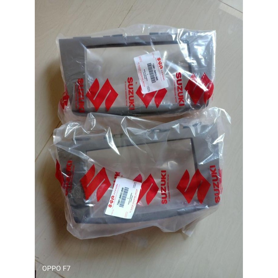 Frame Panel Headunit Head Unit Suzuki Ertiga Original SGP Head Unit Mobil