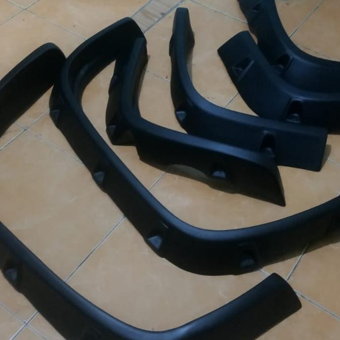 Over Fender Mobil Feroza Taft