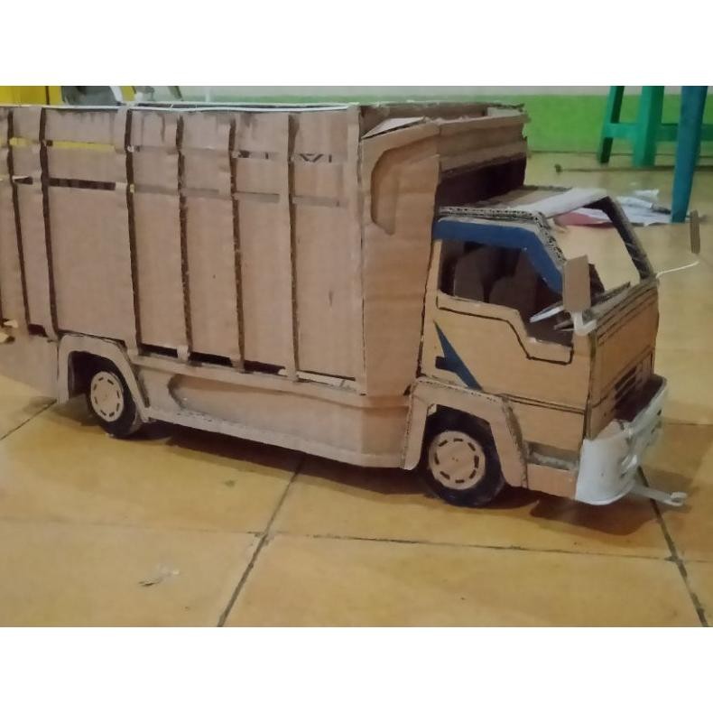 miniatur truk kardus skala 14 bisa oleng,bisa belok