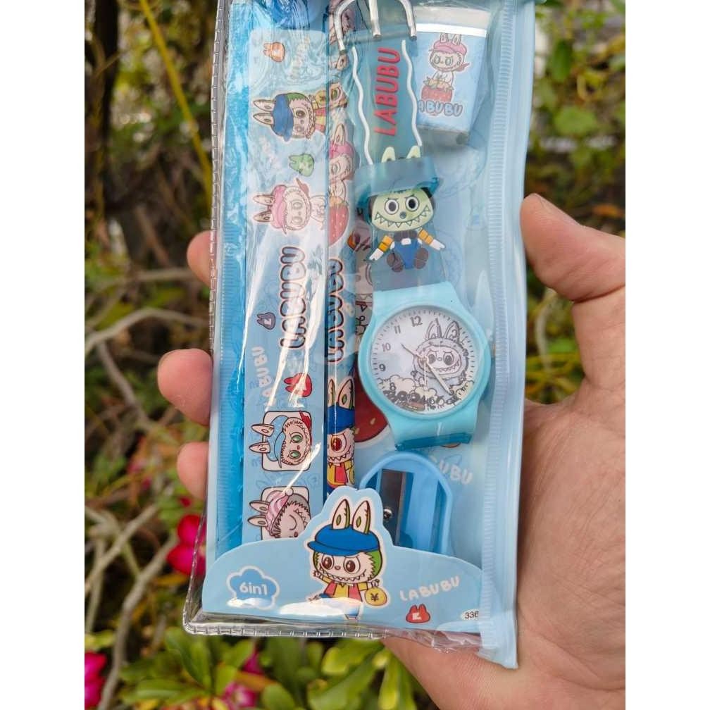 

Jam Tangan Anak Labubu + Perlengkapan Sekolah Set 6 In 1 Alat Tulis