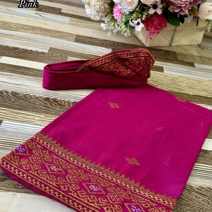 BUSANA BALI PRIA SAPUT DAN TOPI UDENG BORDIR SONGKET