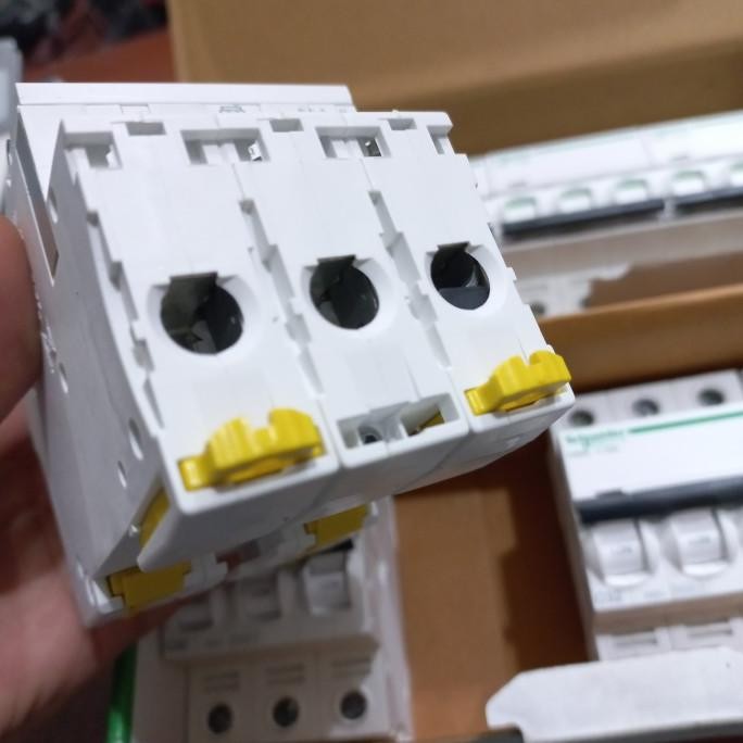 Terjangkau Mcb 3Phase 32A Ic60H Schneider 10Ka
