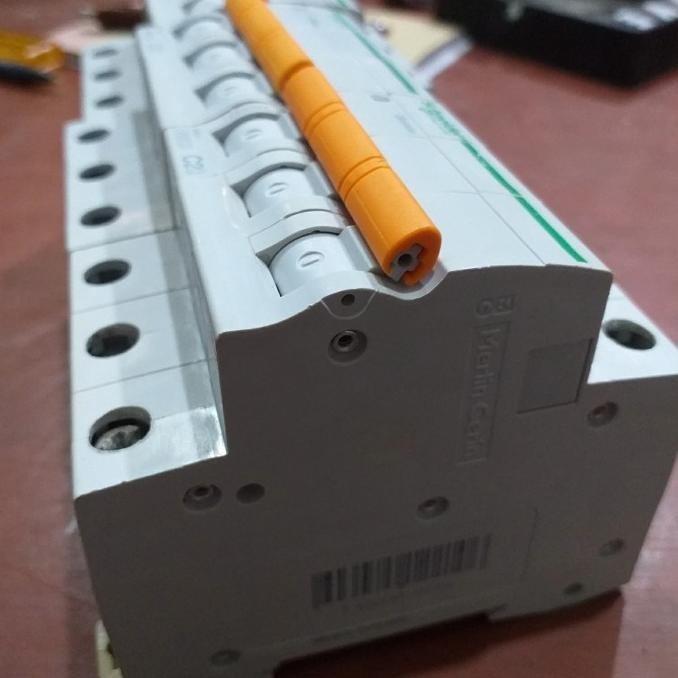 Miliki Mcb 3Phase 20A Schneider Domae