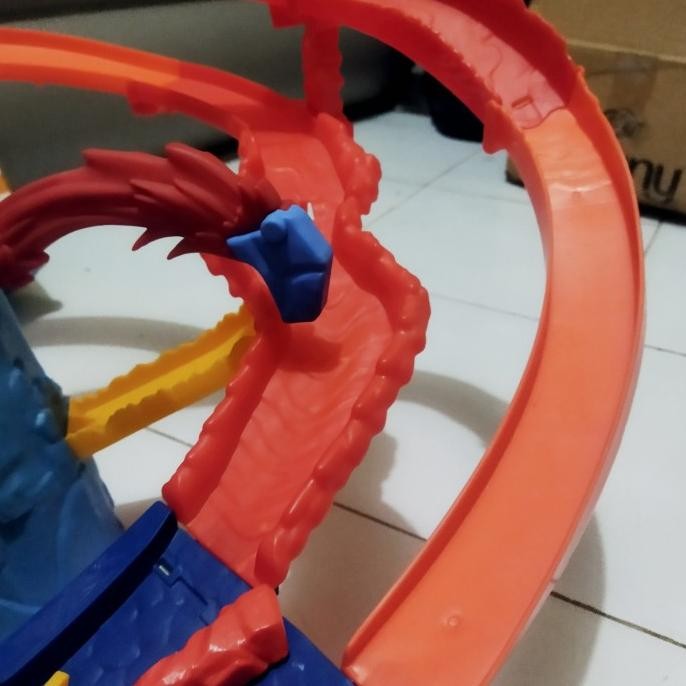 Track Hotwheels Volcano Escape bekas