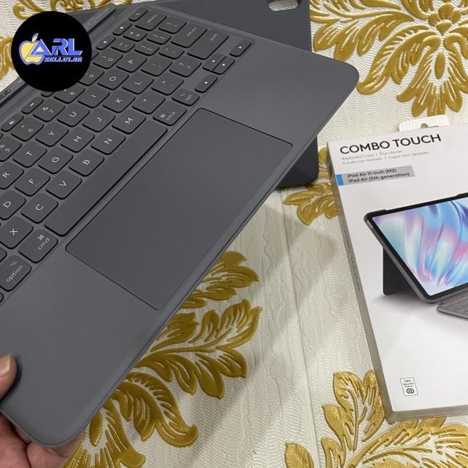 MAGIC KEYBOARD LOGITECH FOR IPAD AIR 4 LIKE NEW