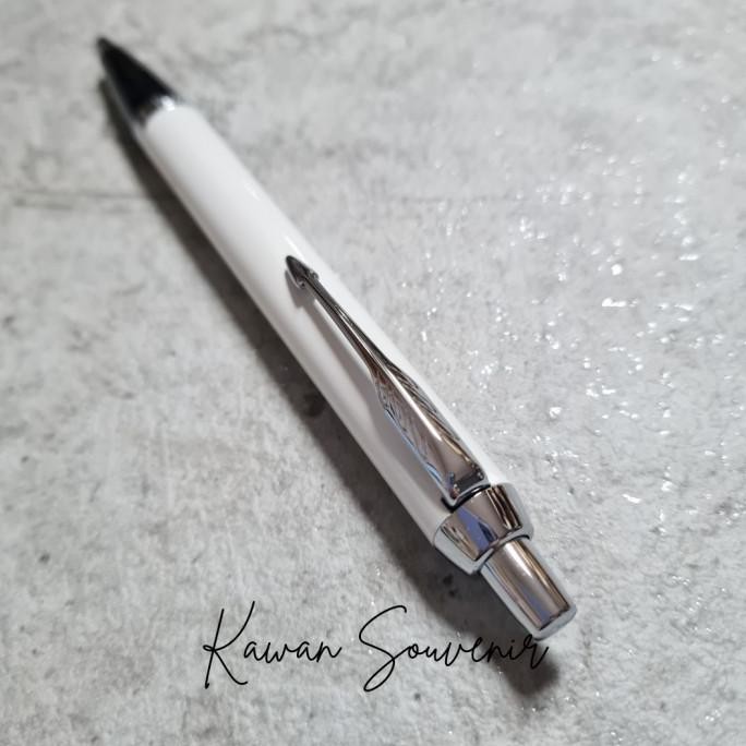 

Tersedia Pulpen Parker Original Im New White Chrome Trim (Klip Silver) Bp