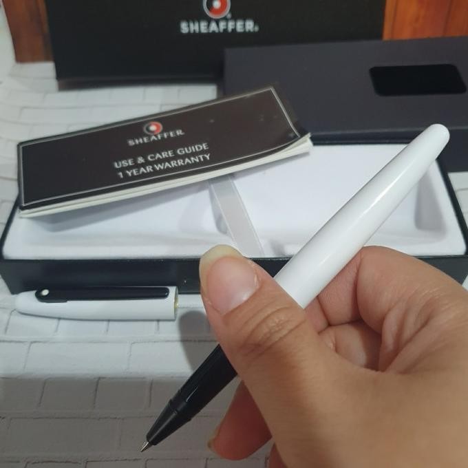 

Tersedia Pulpen Sheaffer Vfm Putih Glossy Klip Hitam Roller Ball Free Grafir Nm