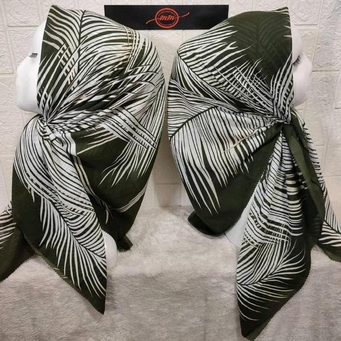 Diskon HIJAB SEGI EMPAT VOAL MOTIF DAUN HIJAU