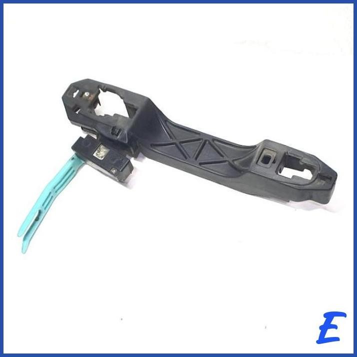 | SC | BRACKET DUDUKAN ENGSEL HANDLE PINTU DEPAN/ BELAKANG KIRI TOYOTA VIOS GEN 1 GEN 2