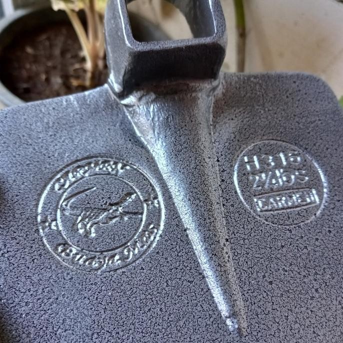 Cangkul Asli Cap Buaya Emas/Buaya Carmen New Stok