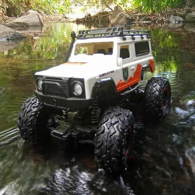 Miliki Anti Air Defender Dengan Efek Asap Mobil Remote Control Offroad