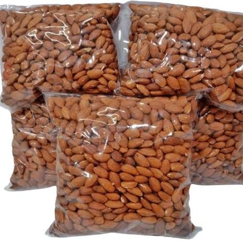 

Kacang almond panggang kupas 1kg roasted almond merk blue diamond
