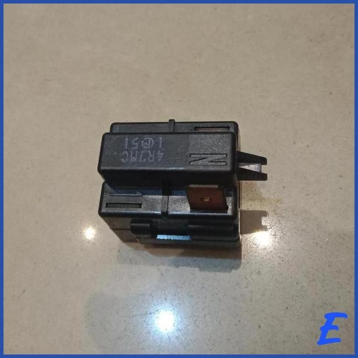 | PCL | RELAY PTC KULKAS FREEZER 1 SOKET PIN KAKI KANAN MURATA 4R7MC ORIGINAL