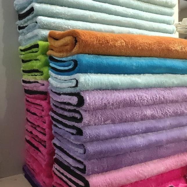 Sale Karpet Polos Rasfur 150*100 Tebel 3Cm - Hitam