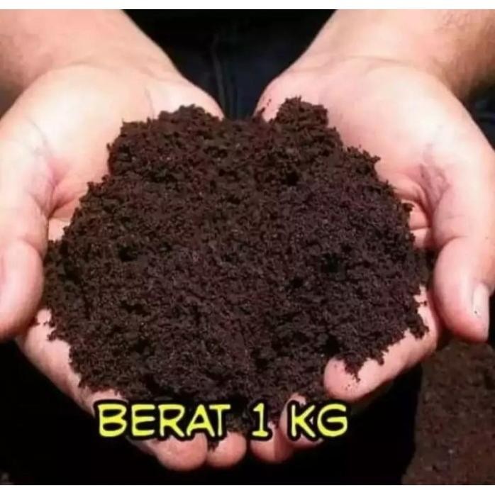 

Terlaris Media Tanam Pupuk Organik Tanah Subur Repacking 1Kg/ Pupuk Kandang/ Me