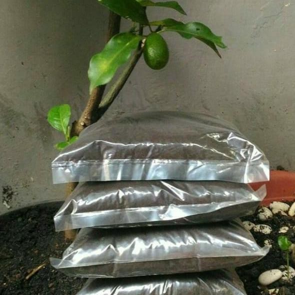 

Terlaris Pupuk Kandang Organik - Media Tanam Organik 1Kg