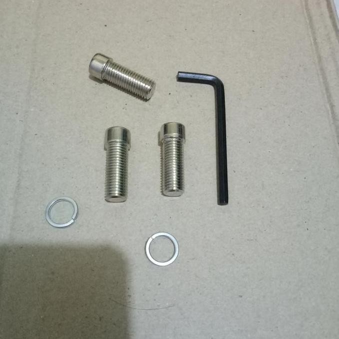 BAUT L SPION TOMOK DAN