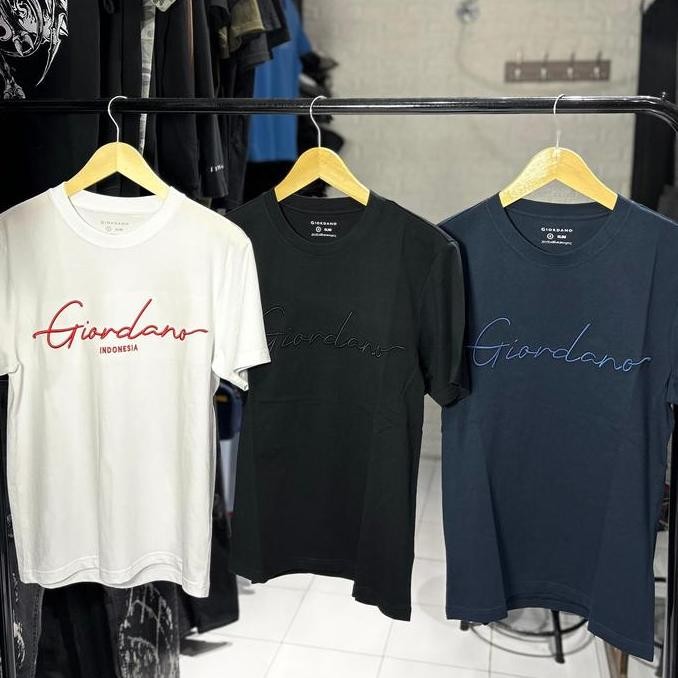 Sale Tee - T-Shirt Original Giordano Mini Lion Signature Black, White