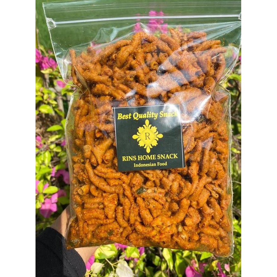 

HIW Kripik Usus Ayam Crispy Extra Pedas Daun Jeruk 500gr Terlaris Cube Unflavored