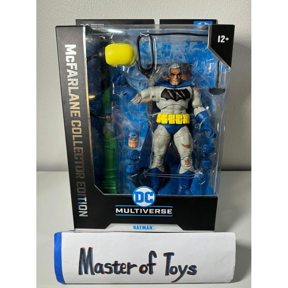 McFarlane Collector Edition DC Multiverse Batman (Battle Damage Blue) The Dark Knight Returns - Read