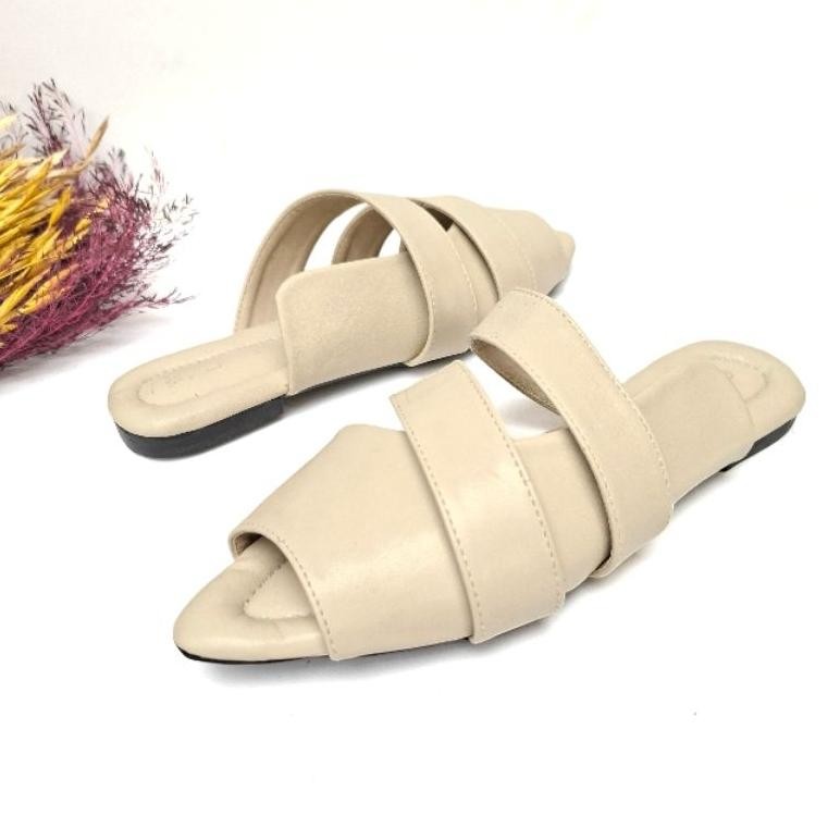 Sepatu Flat Shoes Wanita Hitam Kekinian  FLT-0600