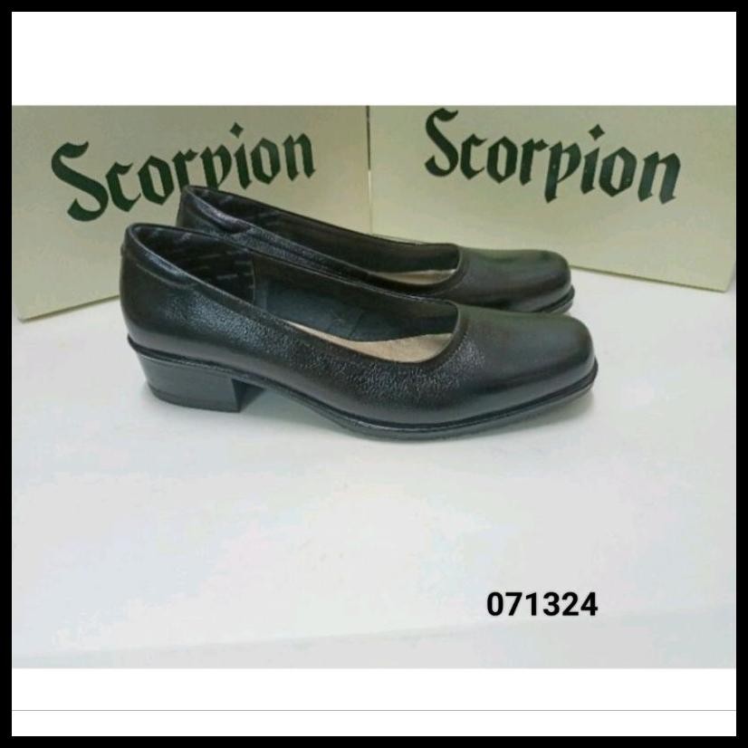 SEPATU KULIT WANITA SCORPION 071257 HITAM
