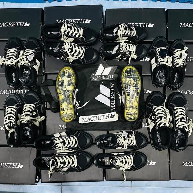 Macbeth ELIOT Black Cement (New)