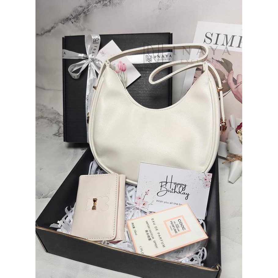 

Tersedia Hampers Cewek Premium Snow White Series Gift Box Hadiah Kado Pesta