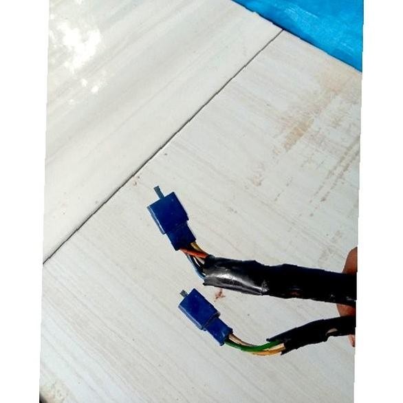 Sparepart dan Aksesoris kendaraan  Fitting Lampu Kabel Speedometer Suzuki Tornado. Original. Seken b