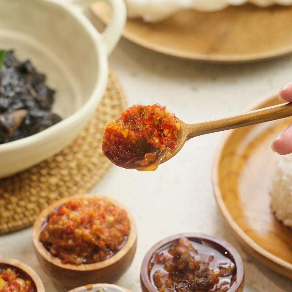 

Lahap Bareng | Sambal Bawang Pedas Gurih | Sambel Cabe Pedes Botol/Kaleng, Instant, Praktis, Halal, Dan Tanpa Pengawet