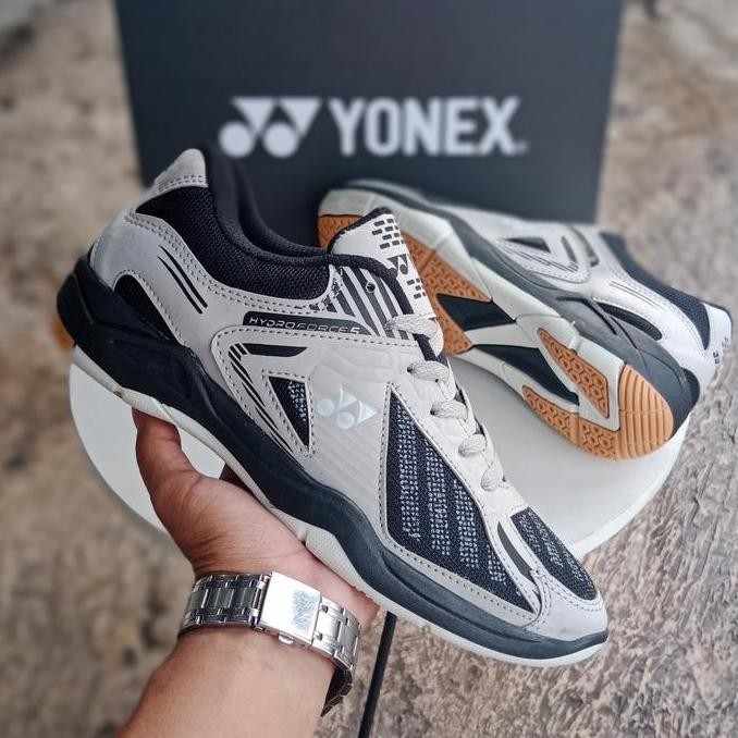 Tersedia sepatu badminton.sepatu olahraga.sepatu badminton