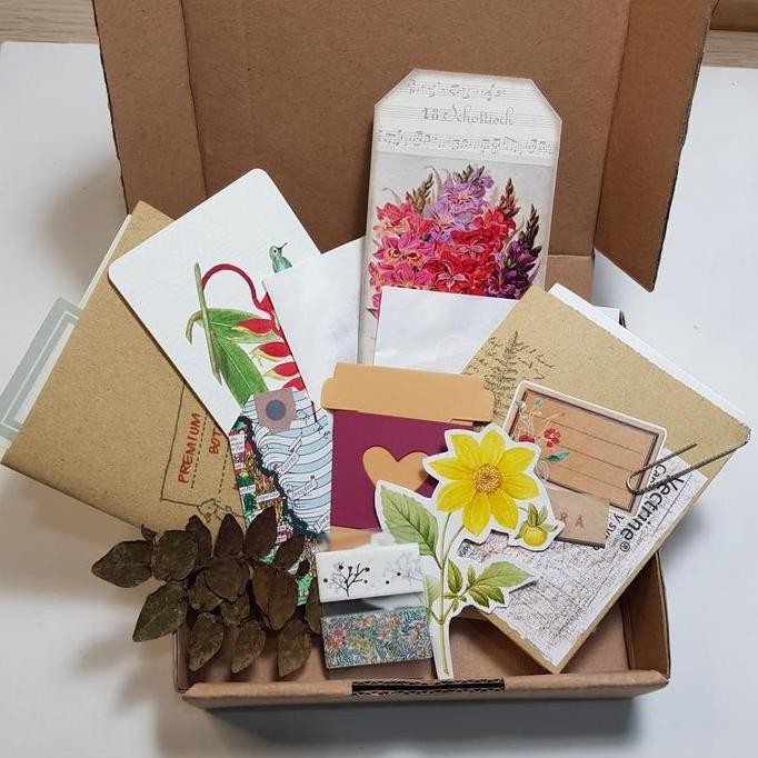 

READY Premium Journaling Set botanical themed utk gift, journal, craft NEW