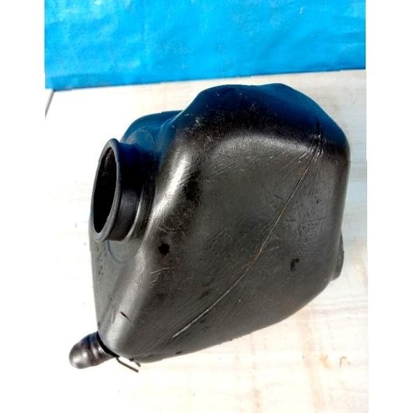 Sparepart dan Aksesoris kendaraan  Box filter udara bagian bawah Suzuki Tornado. Original seken beka