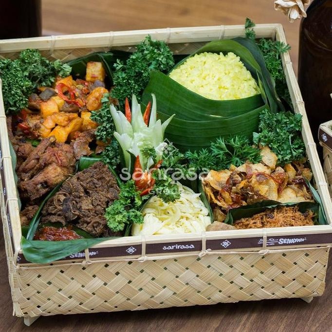 

Sate Khas Senayan Hantaran Nasi Kuning Besek