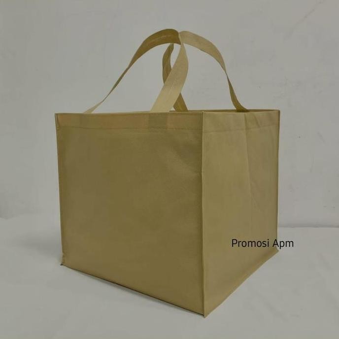 

ready stock Tas Spunbond Jahit Ukuran Luar - 38x38xT35 cm untuk box 36x36 cm