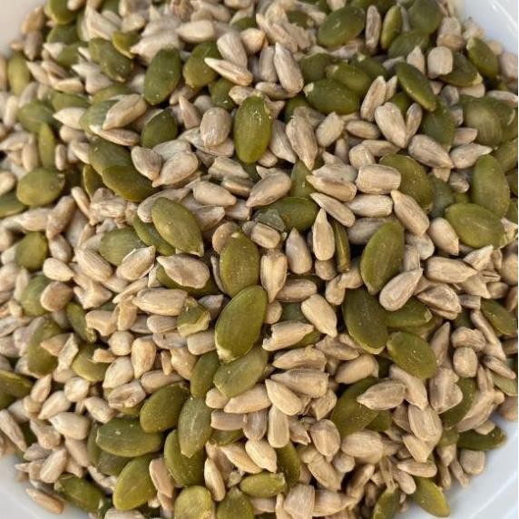 

Grosir Roasted Mix Sunflower Pumpkin Seeds ( Camilan Biji Campur Panggang ) 500 Gr