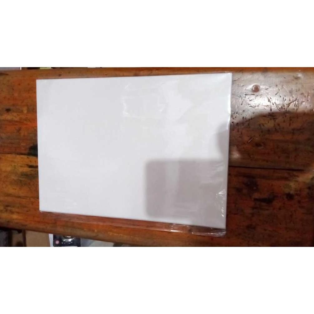 

Kertas Kalkir A4 Per pack isi 50 (21,5 x 33 cm ) 80/85 gr-m2 / Tracing Paper Uk A4/ Kertas Kalkir A4 RB07