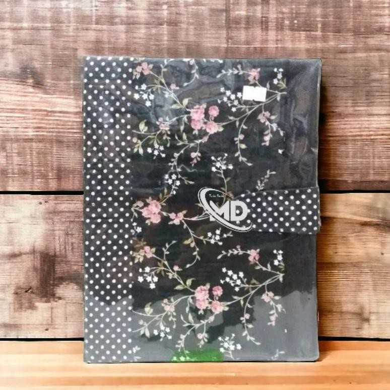 

Sampul / Cover AL-Qur'an Motif Bunga Size B5/27 x 19 cm x 2.5 ORIGINAL RB07