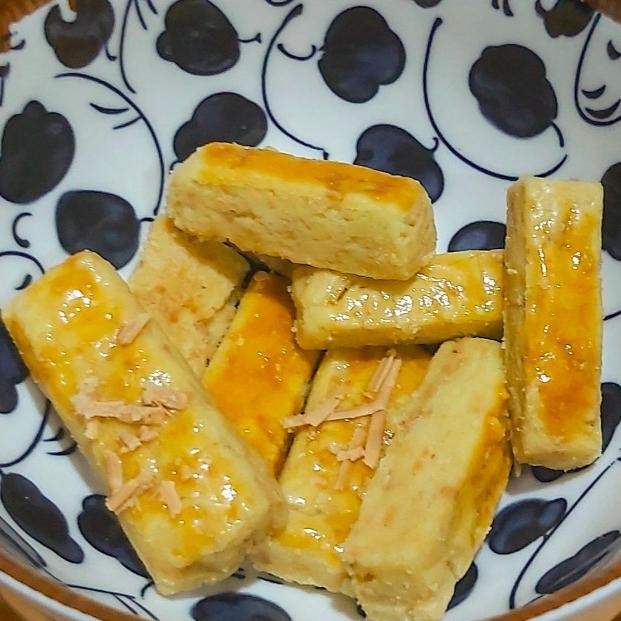 

Baru [BUY 1 GET 1] Kastengel Keju Premium Kue Kering Renyah Gurih | Snack Lebaran / Natal / Tahun Baru