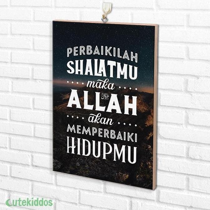 Hiasan Dinding Poster Kayu Wall Decor Quotes Islami Perbaiki Sholatmu