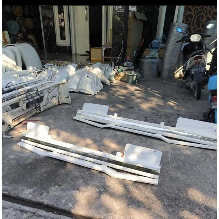 Bemper Belakang Pickup Dan Truk, Tempat Lampu Belakang Truk Dan Pickup Bahan Plat Dan Stenlis, Duduk