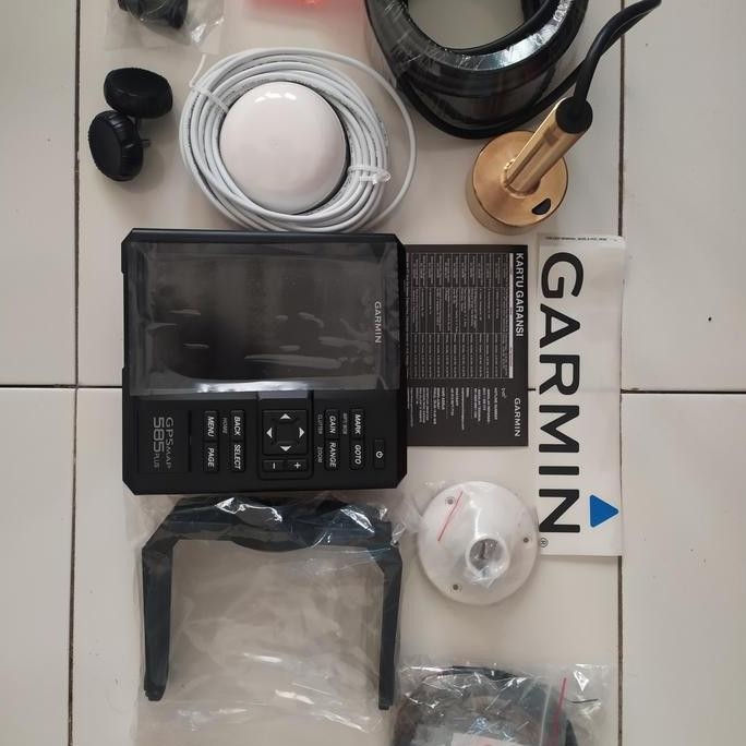 GPS FISHFINDER GARMIN 585 PLUS