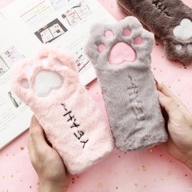 

JH8 Tempat Pensil Bulu/ Pouch Make Up Bulu Cat Paw