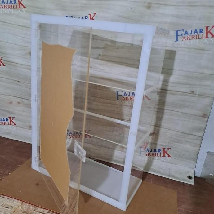 

akrilik etalase custom bhn putih susu