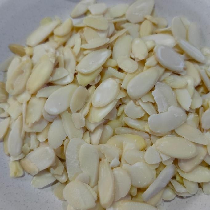 

almond slice premium 250 gr termurah