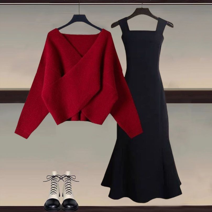 Set Dua Potong Wanita Gaya Korea dengan Sweater Silang dan Rok Fishtail