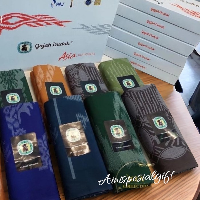 

PROMO TERBARU HAMPERS LEBARAN SARUNG GAJAH DUDUK SAJADAH TASBIH TOTE BAG LEBARAN QLH4
