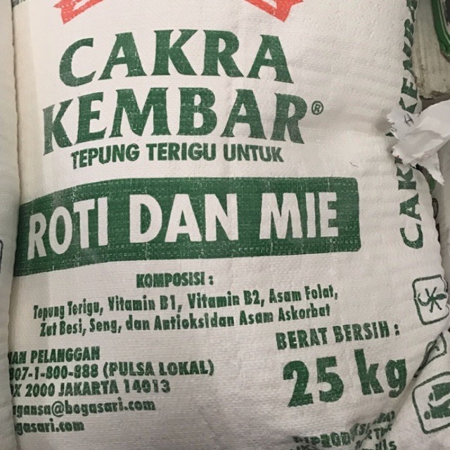 

Tepung Terigu Cakra Kembar 25kg - Gosend Only!! -