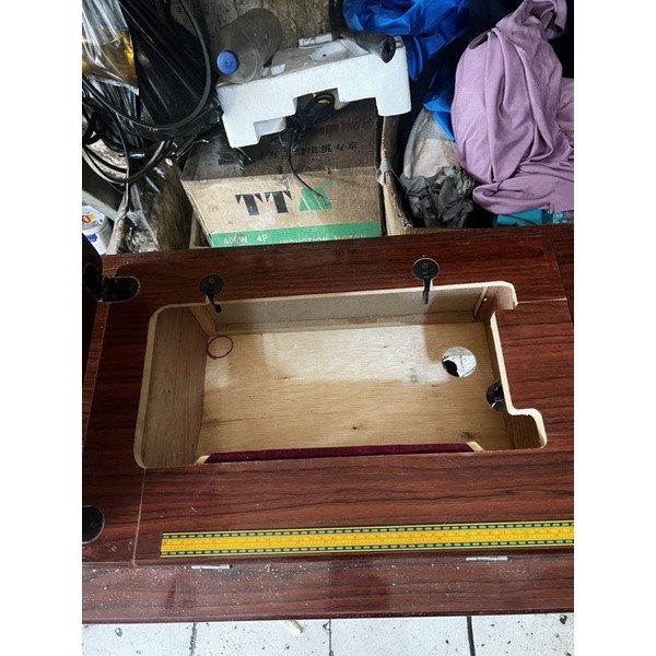 Meja Laci & Kaki ayun mesin jahit