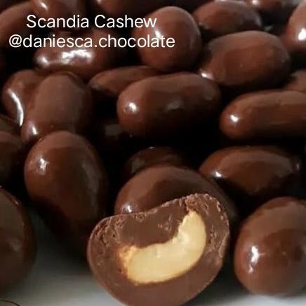 

terbaru !!! .500gr coklat scandia cashew mede coklat mede kiloan chocolate ready